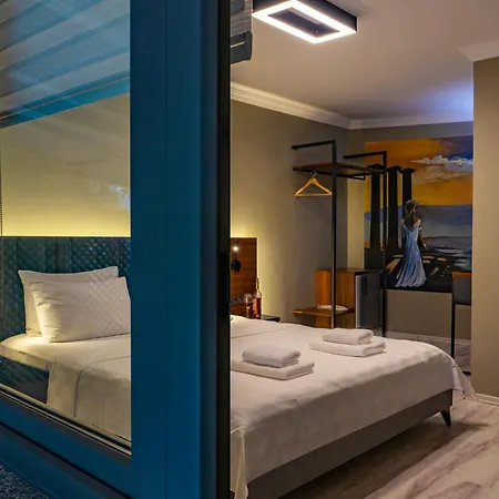 Kayalar Blue